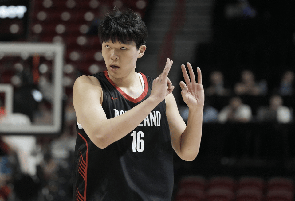 杨瀚森3场狂轰4个三分，CBA一赛季才进15个！感谢NBA解锁最强小杨