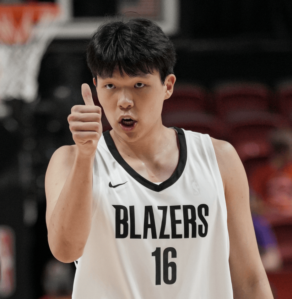 杨瀚森3场狂轰4个三分，CBA一赛季才进15个！感谢NBA解锁最强小杨