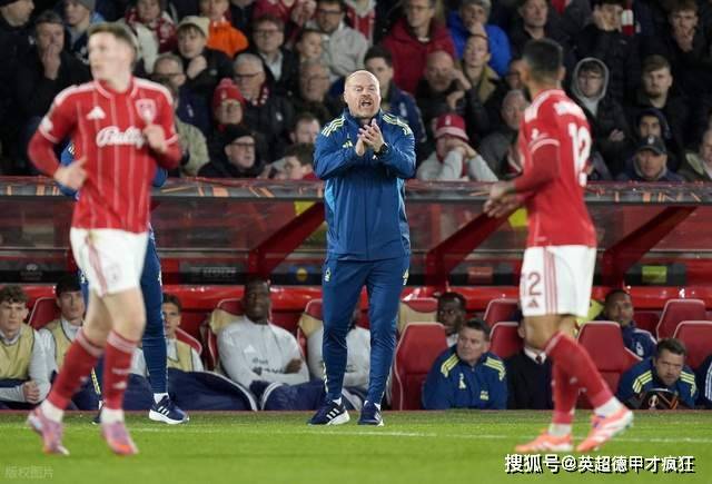 诺丁汉森林新帅肖恩戴奇继续禁止球员训练时佩戴保暖脖套和帽子!