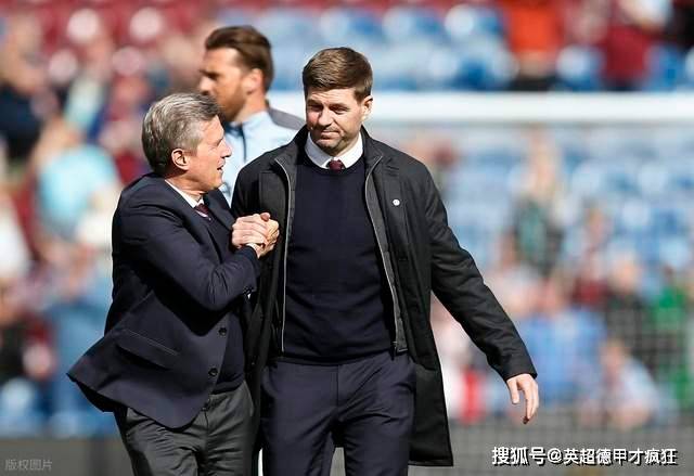 诺丁汉森林新帅肖恩戴奇继续禁止球员训练时佩戴保暖脖套和帽子!