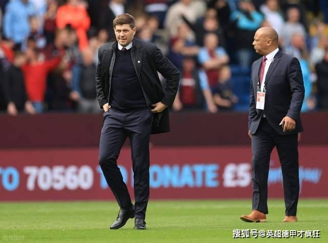 诺丁汉森林新帅肖恩戴奇继续禁止球员训练时佩戴保暖脖套和帽子!