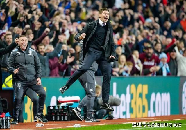 诺丁汉森林新帅肖恩戴奇继续禁止球员训练时佩戴保暖脖套和帽子!