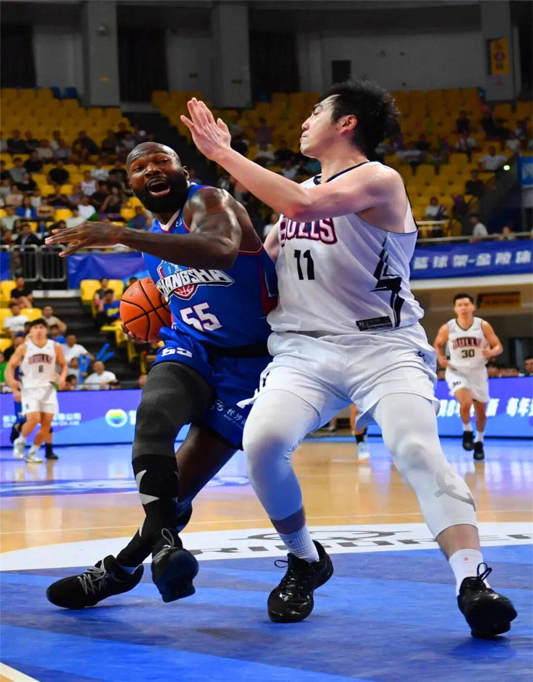 关系破裂!“CBA三双王”在线讨薪,杨鸣爱将确定重返CBA